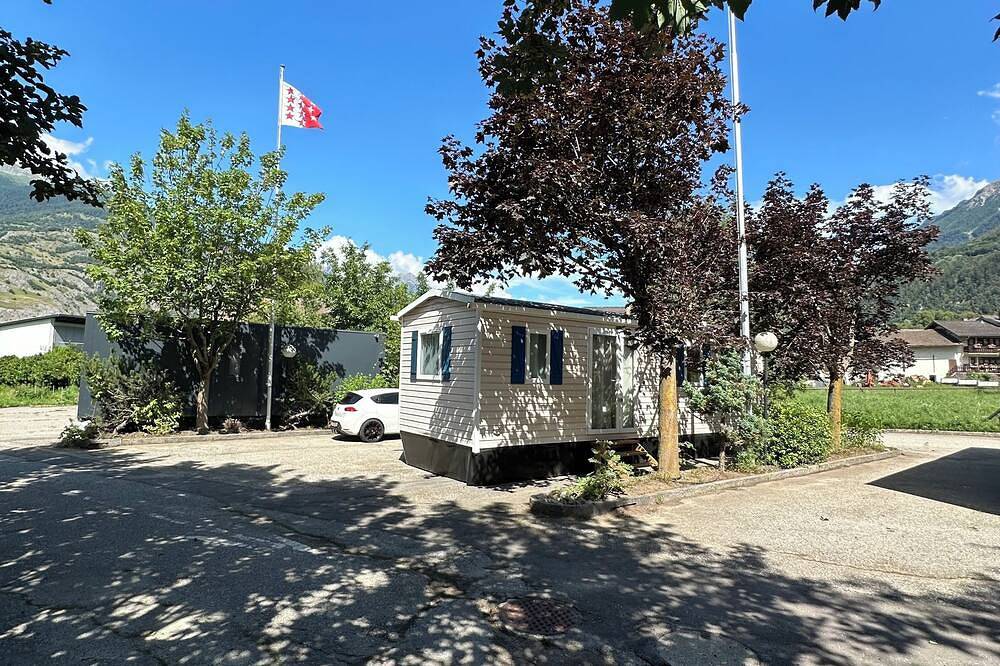 Cottage 4 Ideales 2 Zimmer Mobilhome für 3 Erwachsene +1 Kind auf Ecksofabett in Leuk, Walliser Alpen