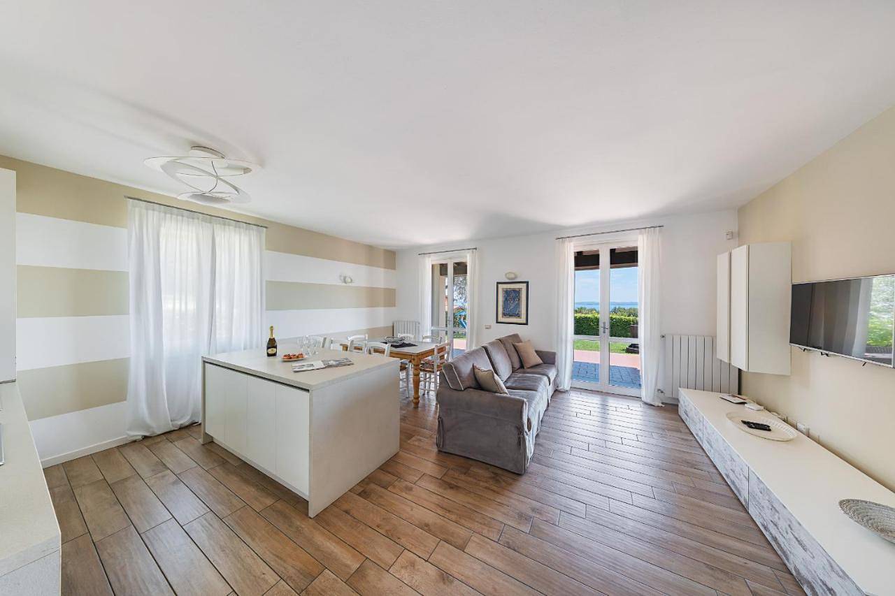 Borgo Stropea by Whale Homes in Soiano del Lago, Gardasee-Berge