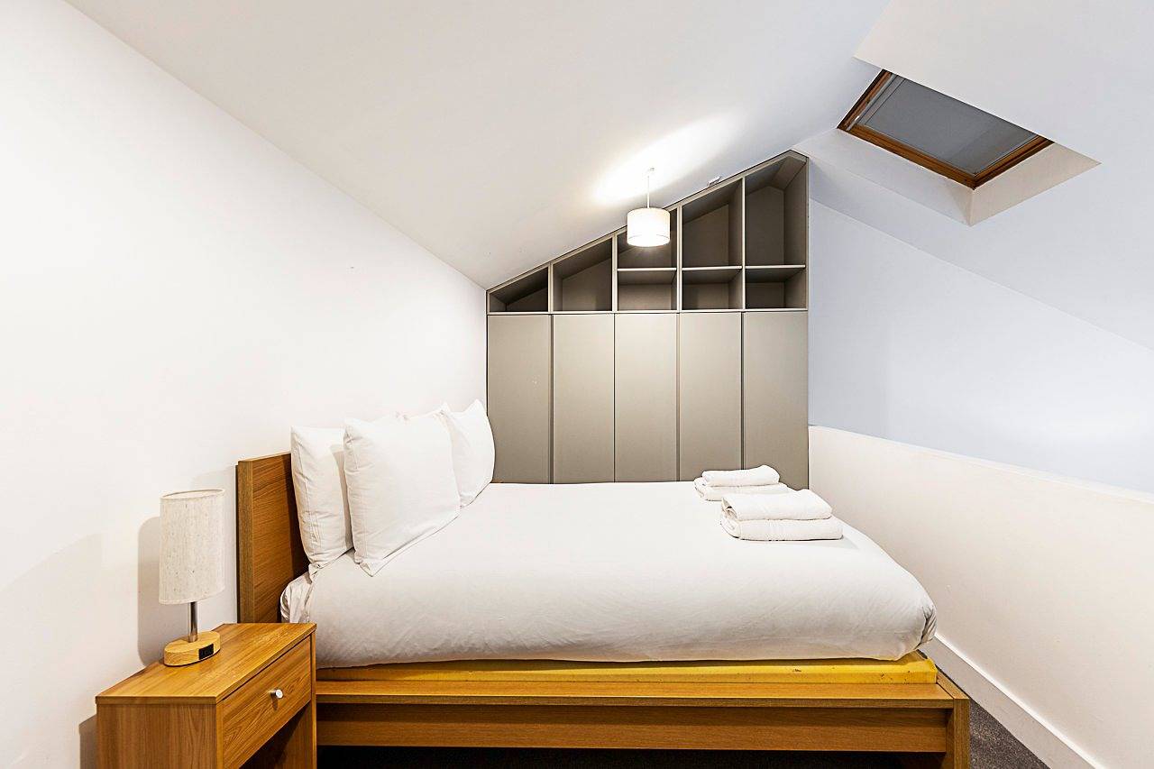 Ganze Wohnung, Cosy Camden Retreat Near Markets & Tube in Camden, London