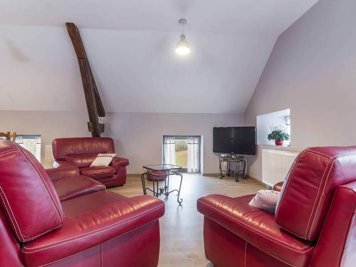 Modernes Ferienhaus mit Terrasse und Angeln erlaubt in Montbard und Umgebung