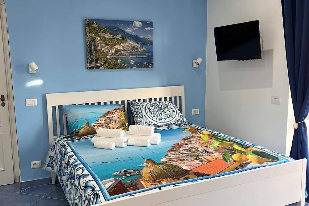 Apartamento entero, Apartamento con piscina y vista impresionantes al Golfo di Napoli in Pimonte, Montes Lattari