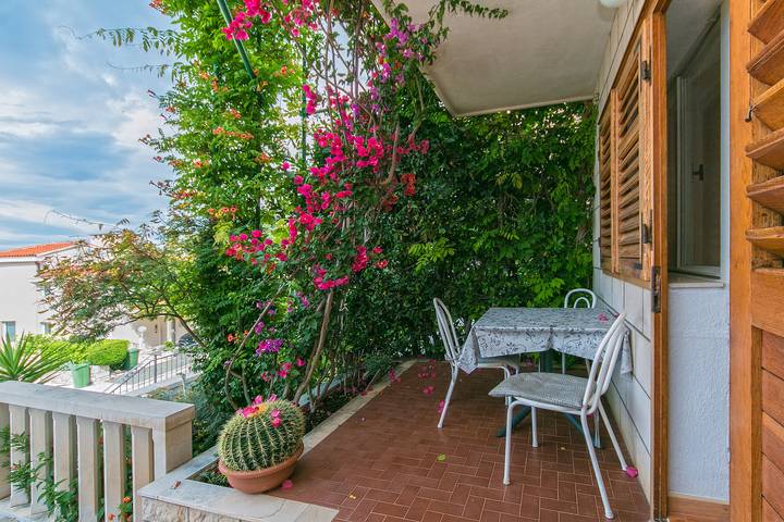 Gîte pour 3 personnes, avec balcon/terrasse à Brela