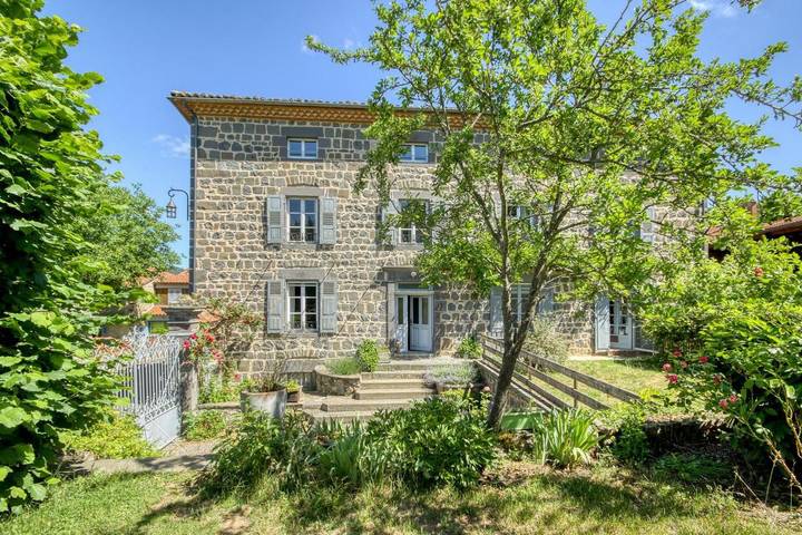 Chambre d’hôte pour 5 personnes, avec vue et jardin, animaux acceptés en Haute-Loire - 3
