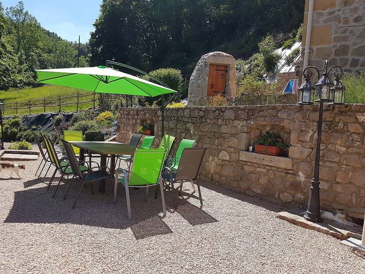 Gîte pour 9 personnes, avec terrasse à Montrottier - 2