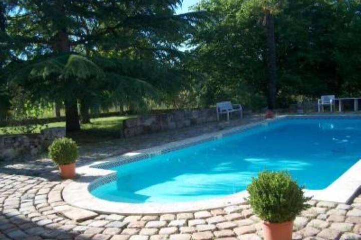 Location de vacances pour 9 personnes, avec Balcon ainsi que Jacuzzi et Jardin à Bedenac