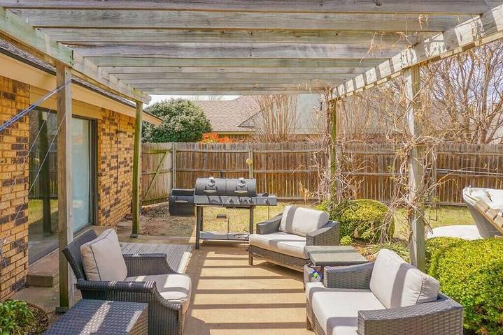 Vacation rental for 10 people, with yard and terrace, with pets in Norman