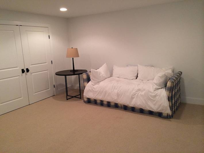 Vacation rental for 11 people, with yard in The Hamptons