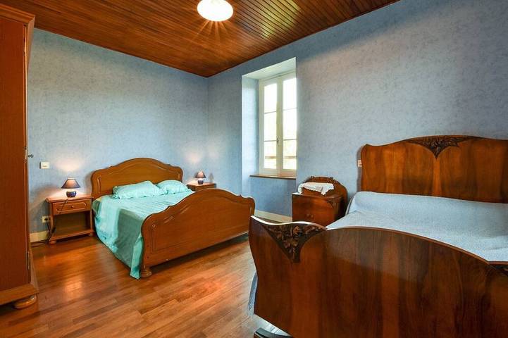 Location de vacances pour 6 personnes, avec terrasse et jardin à Sénezergues - 3
