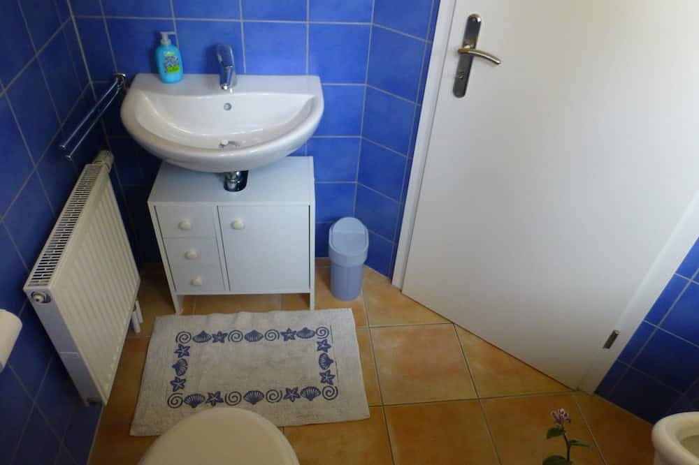 Erdgeschoss in einem großen Garten in Kutzenhausen, Region Weißenburg