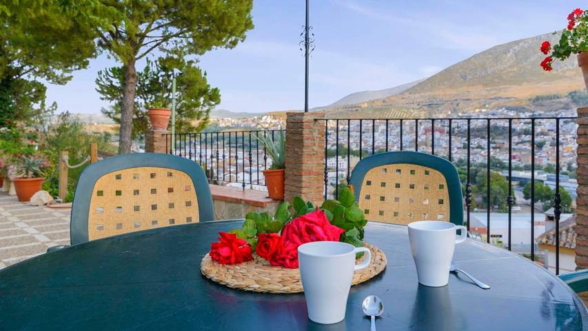 Chalet para 14 personas, con balcón/terraza y piscina en Loja - 3