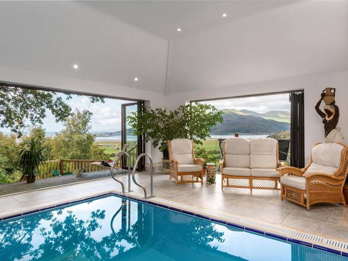 Holiday rental for 8 people, with Garden and Pool in Fairbourne