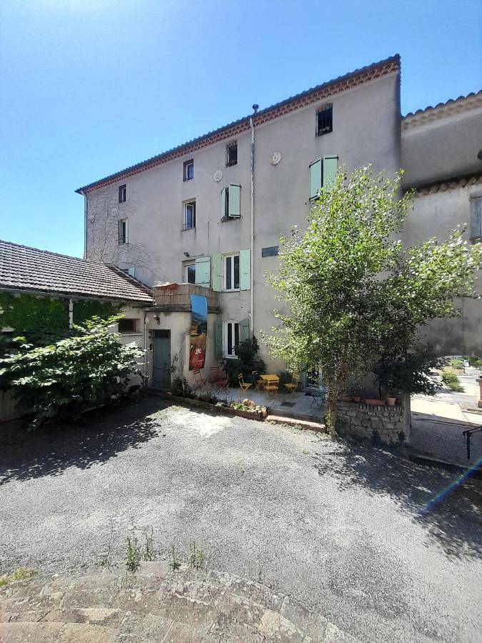 Chambre d’hôte pour 2 personnes, avec terrasse et vue à Saint-Florent-sur-Auzonnet