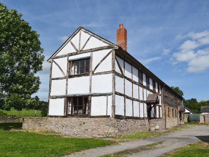 Cottage for 15 people, with Garden in Shropshire Hills