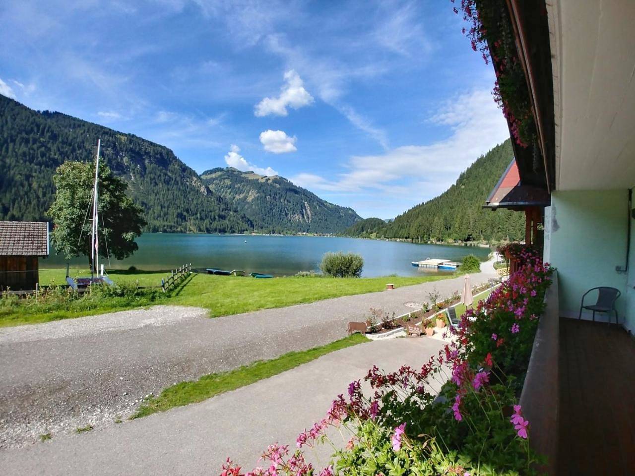 Ganze Wohnung, Apartment with Lake View in Haller am Haldensee, Allgäuer Alpen (Österreich)