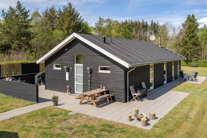 Ferienhaus für 6 Personen, mit Whirlpool und Terrasse in Nordostjütland