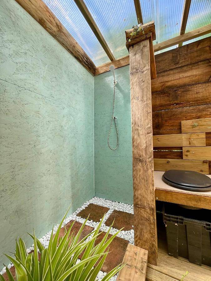 Tente pour 2 personnes, avec vue et jardin ainsi que bassin pour enfant et piscine, animaux acceptés dans le Gers - 2