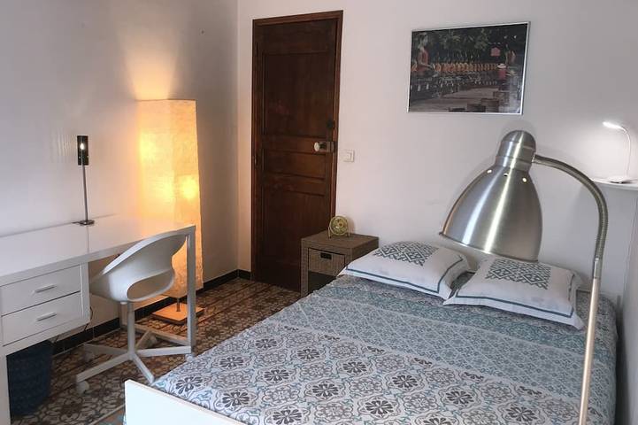 Location de vacances pour 6 personnes, avec terrasse, animaux acceptés à Grans - 3