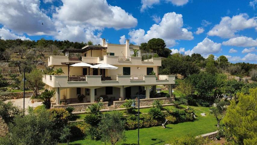 Casa vacanza per 2 persone, con panorama e giardino, adatto a famiglie con bambini in Specchia