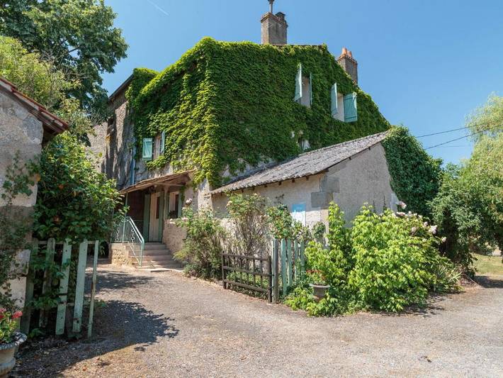 Gîte pour 9 personnes, avec piscine et jardin à Bourg-Archambault