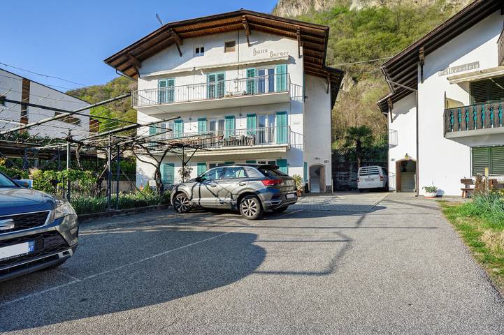 Room 'Haus Burger Vilpian 3' with Mountain View, Balcony and Wi-Fi in Terlan, Sarntal Alps