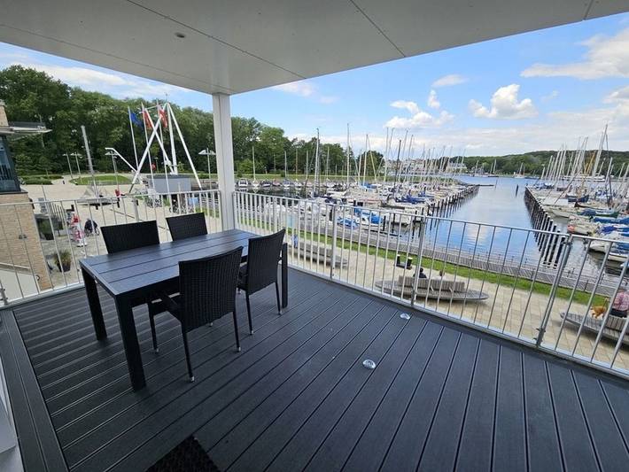 Ferienwohnung für 4 Personen, mit Balkon und Whirlpool sowie Sauna und Seeblick in Priwall