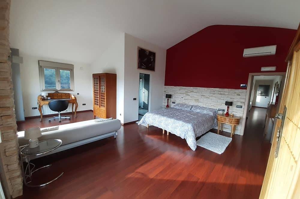 Luxusvilla mit Pool, Wlan und 2 Whirlpools (außen und innen).  Benicassim in Benicassim, Costa del Azahar