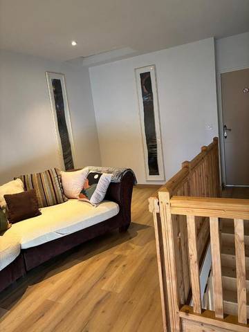 Gîte pour 6 personnes, avec terrasse et vue dans Cessens