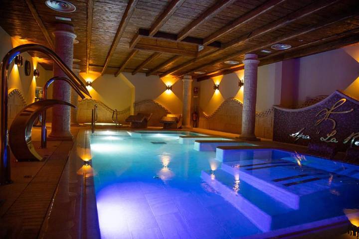 Apartamento para 2 personas, con sauna y jacuzzi además de jardín y piscina en La Moraña