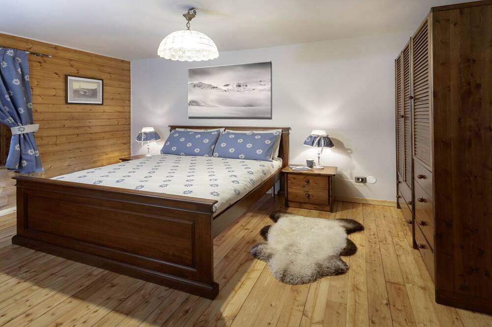 Appartamento intero, Maison famigliare in centro paese con terrazza e scaldascarponi in Breuil-Cervinia (Italia), Valtournenche