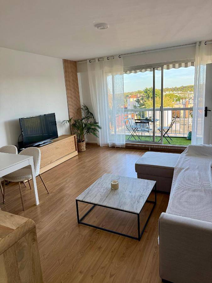 Gîte pour 6 personnes, avec jacuzzi et balcon à Garches - 4