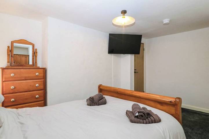 Emily Rose Cottage, pet friendly, country holiday cottage in Bethesda in Snowdonia