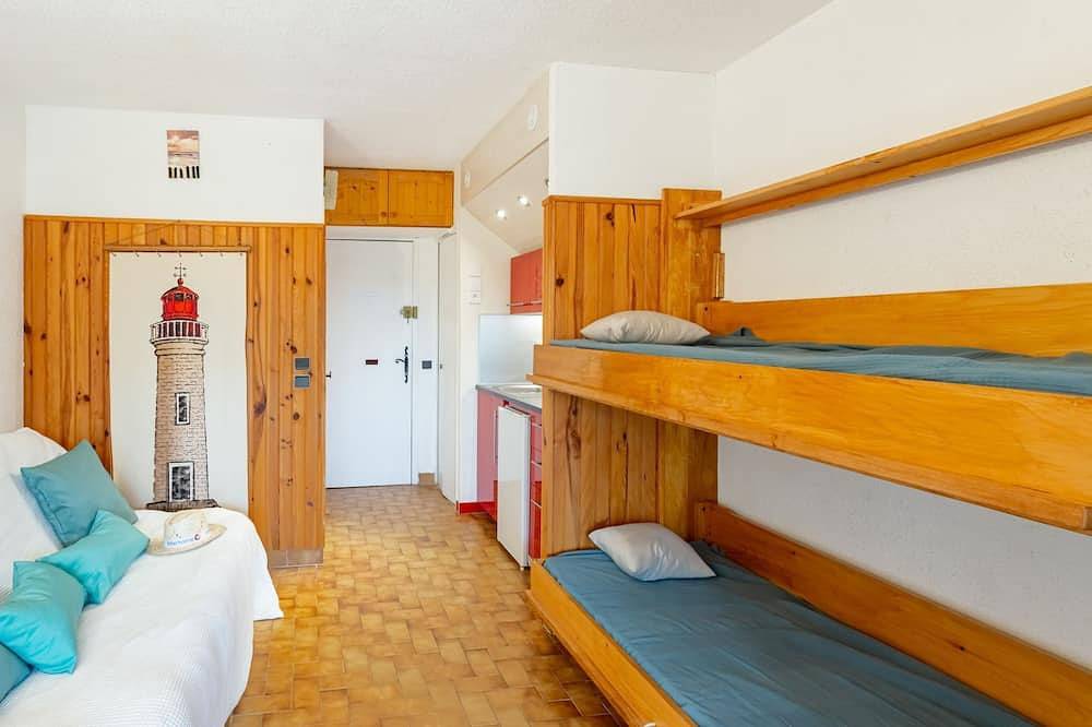 Ganze Wohnung, Les Pescadieres by Interhome in Pramousquier, Le Lavandou