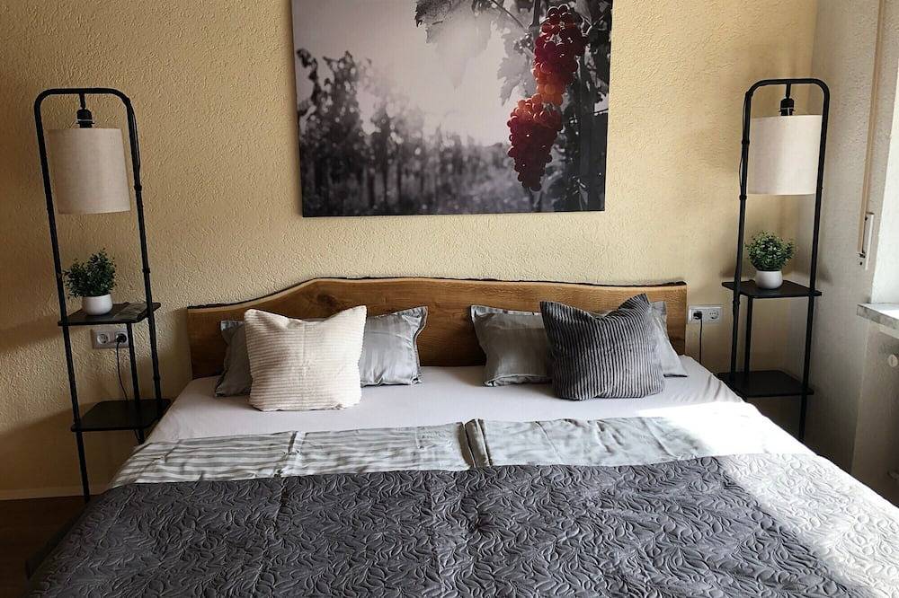 Ganze Wohnung, Zimmer 4D, 2. Og Mosellücke Angelina, mit Gemeinschaftsgarten, Balkon und Wlan in Klotten, Cochem-Zell