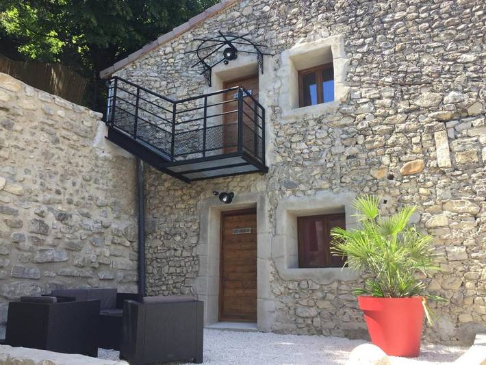 Gîte pour 4 personnes, avec jardin à Baix