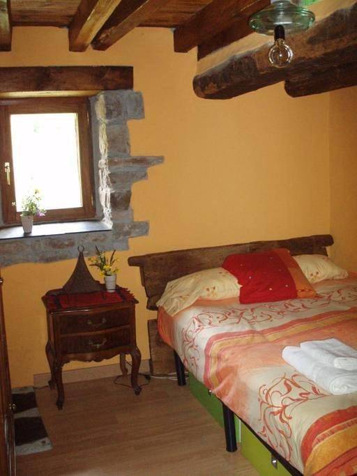 Casa rural para 6 personas, con jardín, Se admiten mascotas en Espinosa de los Monteros - 2