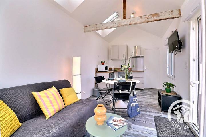Gîte pour 2 personnes, avec piscine ainsi que terrasse et jardin à Saint-Lunaire - 4