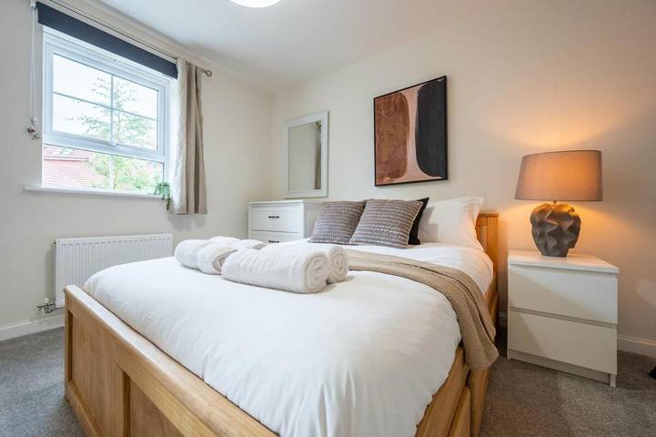 Bed and breakfast for 4 people, with garden in Coventry