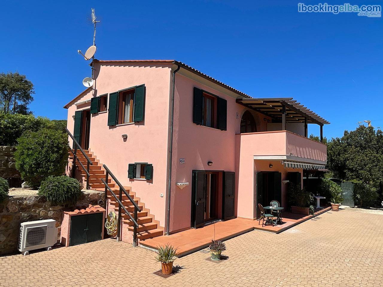 Ganze Ferienwohnung, Ferienwohnung für 8 Personen mit Garten in Lido di Capoliveri, Elba