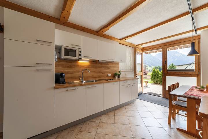 Entire apartment, Apartment 'Mühlanderhof Apt Klopairspitze' with Shared Terrace and Wi-Fi in Lake Rèsia, Graun