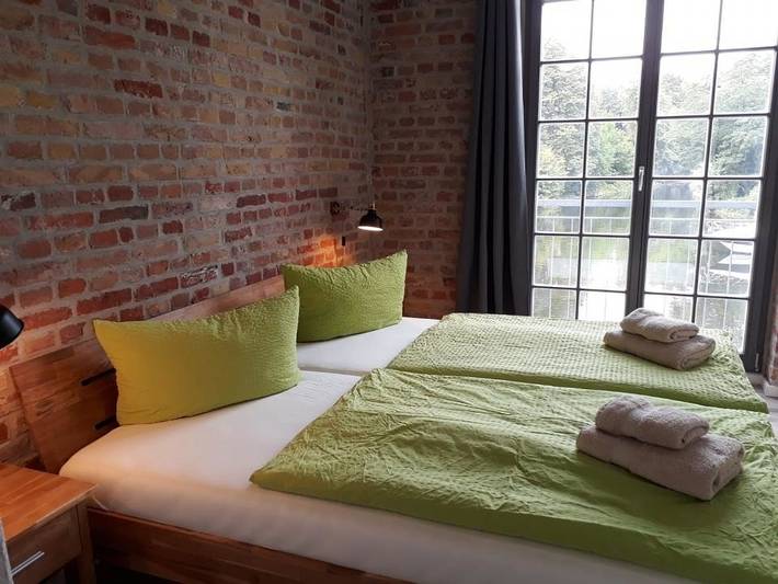 Ferienwohnung für 6 Personen, mit Balkon und Terrasse sowie Seeblick in Brandenburg an der Havel