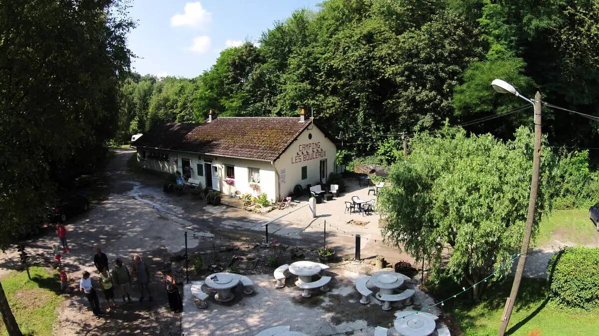 Appartement entier, Berling Retreat avec piscine et aire de jeux in Sarrebourg