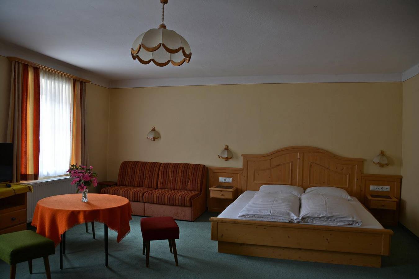 Doppelzimmer mit Dusche, Wc in Tamsweg, Bezirk Tamsweg