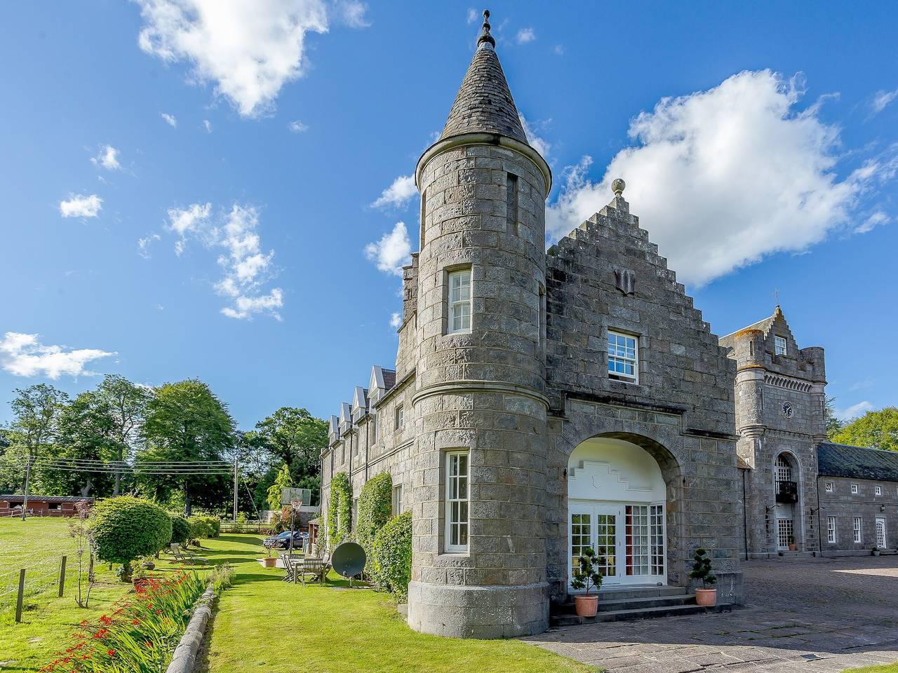 Skene House Court in Aberdeenshire