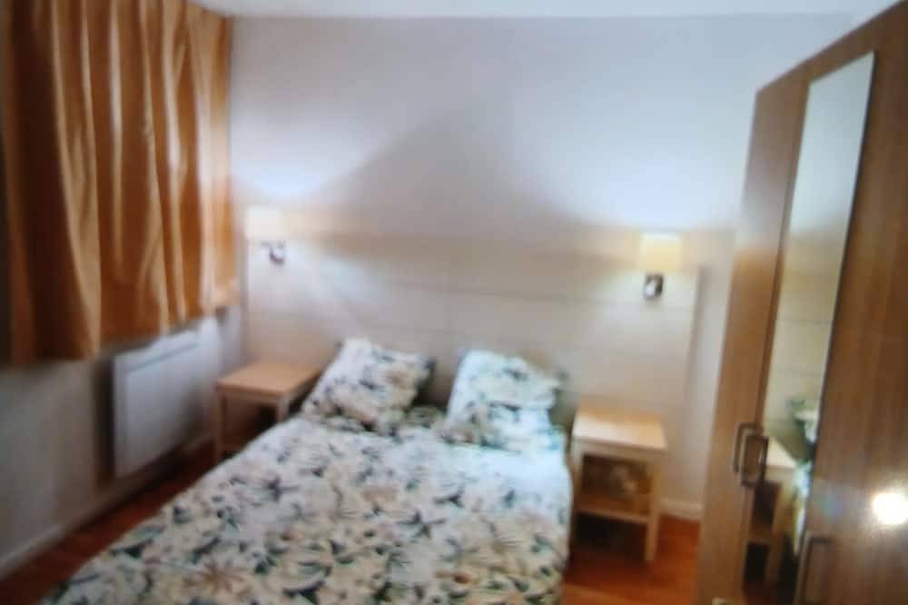 Appartement entier, Charmant appartement avec piscine in Boulleville, Région de Bernay
