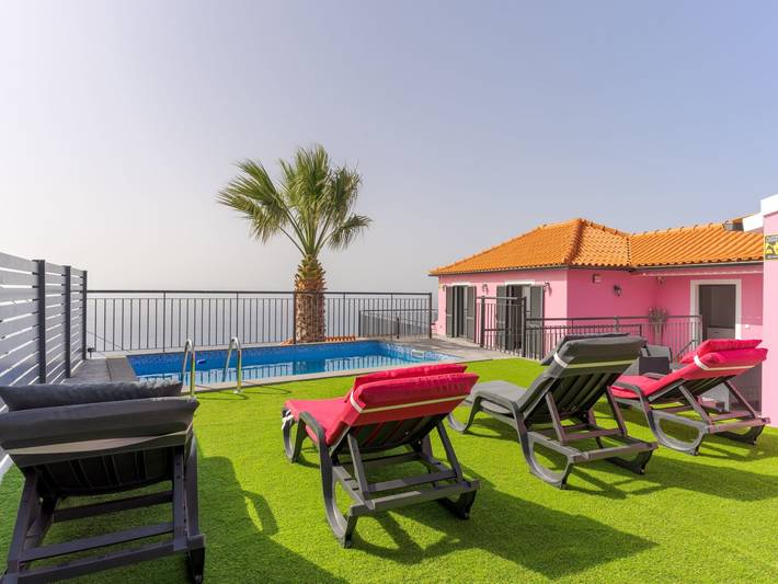 Location de vacances pour 6 personnes, avec piscine et jardin à Ribeira Brava