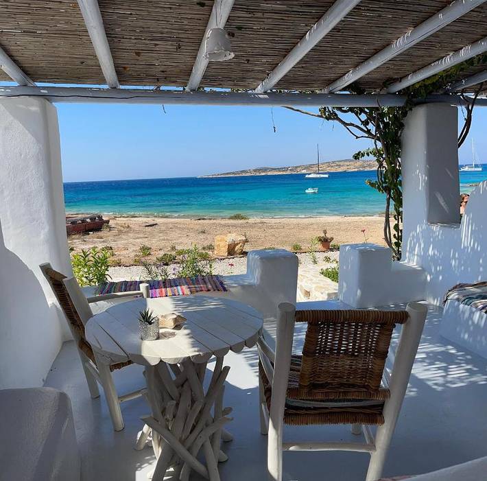 Gîte pour 2 personnes, avec Terrasse ainsi que Jardin et Vue dans Koufonisia