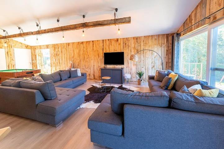 Maison pour 8 personnes, avec jacuzzi et jardin ainsi que terrasse et sauna, animaux acceptés dans Région wallonne