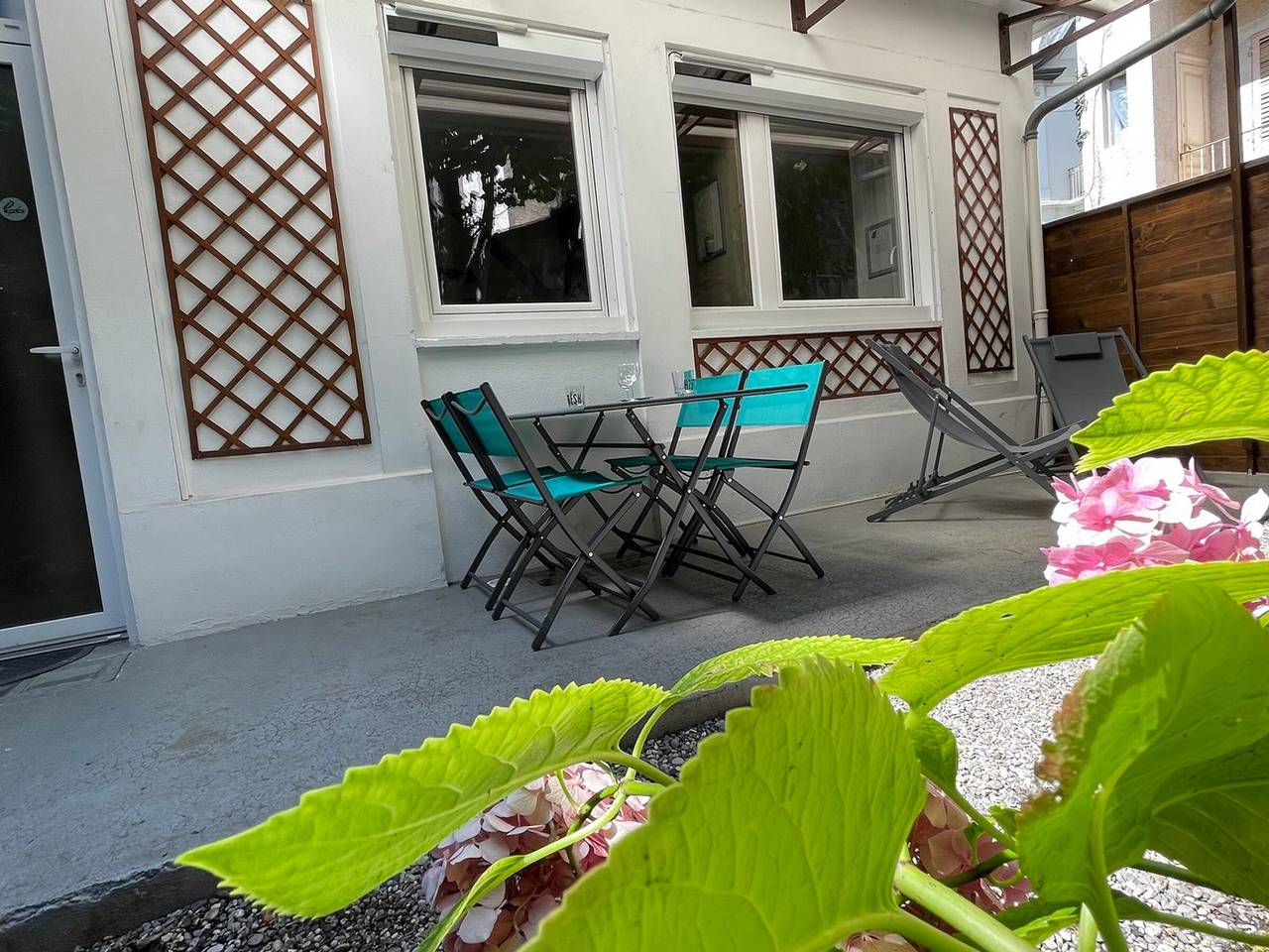 Entire studio, Cozy Cottage in Aix-les-Bains with Terrace and Garden in Aix-les-Bains, Chambéry region