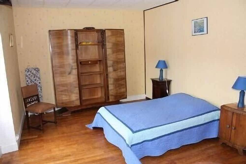 Gîte indépendant dans un petit village du Parc Régional du Morvan in Cussy-en-Morvan, Région d'Autun