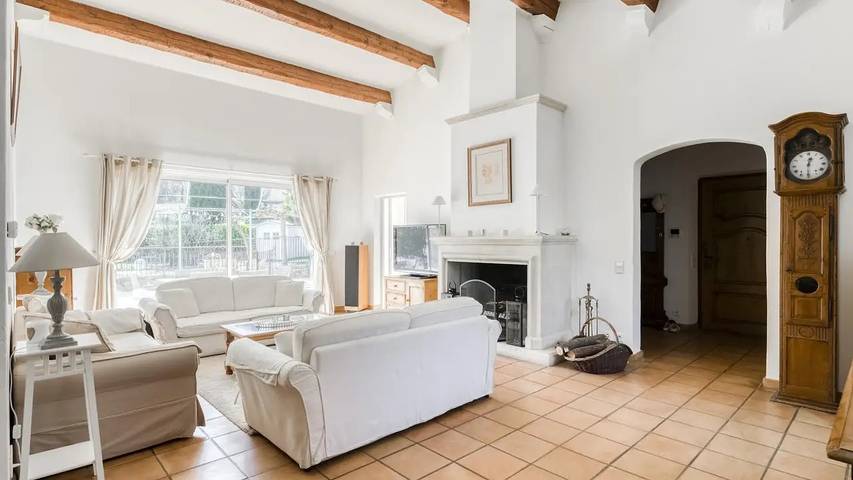 Location de vacances pour 9 personnes, avec piscine et jardin à Callian - 2
